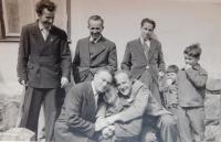 František Motyčka s přáteli v Lanškorouně