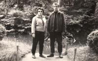 Pamětnice s manželem na výletě v horách, 1965