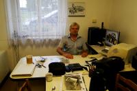 Pamětník během prvního natáčení, Chodeč, 2017