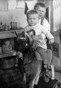 Bohumil a František, 1. 1. 1931