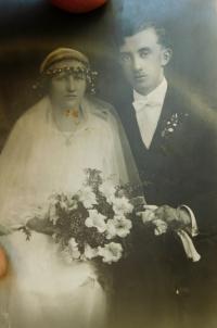 Svatební fotografie rodičů Rudolfa a Emmy Bernertových