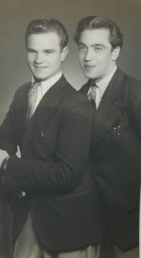 Vlevo Čech Vladislav Vízner s nímž pamětnice krátce po válce několik měsíců chodila