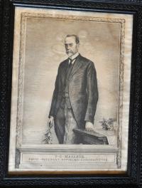 Obraz TGM ze školy ve Výškovicích. Začátkem války schovali rodiče Ireny Ondruchové obraz v kuchyni pod podlahu. Dnes jej má Irena Ondruchová doma / fotografie 2017