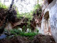 Zaniklá osada Hamberk / zřícenina domu, ve kterém v letech 1945 až 1954 žila Irena Ondruchová / snímek z roku 2013