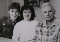 Solovjev s manželkou a synem okolo roku 1982