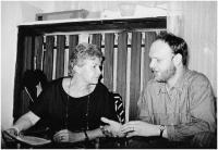 s Kamilou Moučkovou, výstava Kde domov můj, 1990
