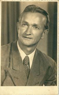 Bývalý voják wehrmachtu, dědeček Iva Mludka / Franz Mludek po návratu ze sovětského zajetí / Berlín / 1955