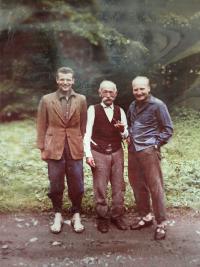 Bruder Gerhard, Großvater Theuer und Josef