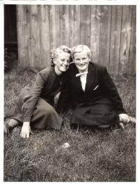 Maria with her sister Margarete