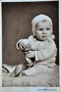 Gertruda Ješonková / Ostrava / asi 1942