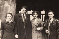 T. Dohnalová's parents (in the middle), wedding, 1950