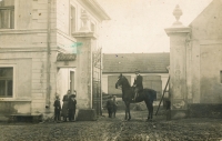 Otec na koni, cca 1929 