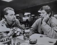 Jan Král při rozhovoru s redaktorem radia Svobodná Evropa Martinem Štěpánkem / Mnichov / 1990 nebo 1991