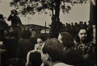 "Náš poslední pořádný androš" / takhle později nazval Jan Král a další lidé koncert undergroundových kapel pod dohledem příslušníků VB v Orlové / 23. září 1989