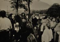 "Náš poslední pořádný androš" / takhle později nazval Jan Král a další lidé koncert undergroundových kapel pod dohledem příslušníků VB v Orlové / 23. září 1989