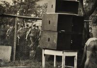 "Náš poslední pořádný androš" / takhle později nazval Jan Král a další lidé koncert undergroundových kapel pod dohledem příslušníků VB v Orlové / 23. září 1989