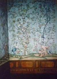 Tapety na zámku Červený dvůr (restaurované pamětnicí)