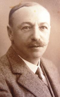 Tatínek Avivy Markovičové Josef Markovič. Předválečné foto.