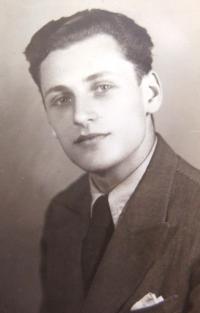 Bratr Laci Markovič. Předválečné foto.