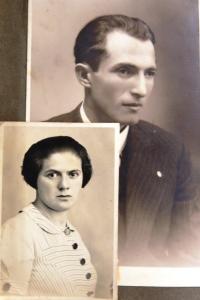 Tatínek a maminka Blanka. Nedatováno.