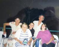 Judith Königsberg se starším synem, vnukem a maminkou. Cca 70. léta.