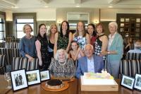 Bohuš s ženskou částí rodiny, oslava jeho 90.narozenin, Melbourne 2017