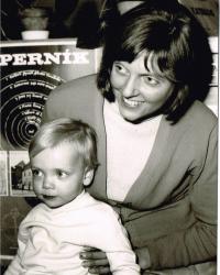 Věra Vohlídalová se svým dítětem