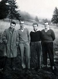 Jiří Tichota - druhý zprava - 1. uskupení Spirituál kvintetu