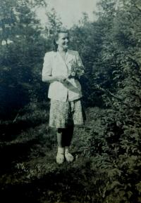 Dagmar Šimková (Srovnalová) v roce 1943