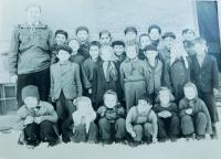 Josef Šimek se svou školní třídou v roce 1955 v Petrovicích