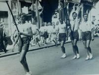 Vpravo Josef Šimek na předsletových hrách v roce 1947 v Jeseníku