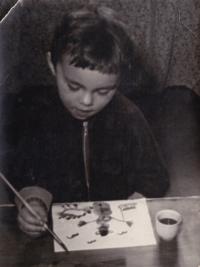 Petr Vranek paints as a child