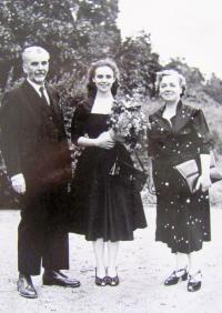 Jaroslava Struková with her parents