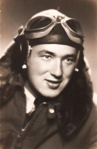 Hugo Marom jako kadet letectva, 1948