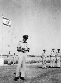 Ezer Weizmann, budoucí izraelský prezident, 1953
