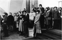 na svatbě Elian a Oldřicha, Jaroslava uprostřed v indické sukni, 1976