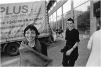 se synem Davidem před Veletržním palácem, asi 2002