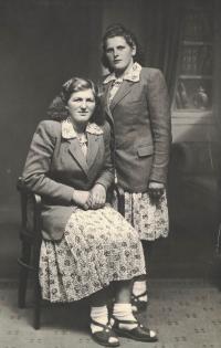 Kamarádka Herta Lux a Hedvika Moserová