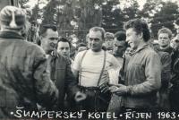 Manžel Václav Bojko po motocyklovém závodu v roce 1963 v Šumperku