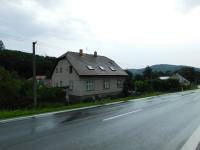 Dům strýce Jana Kargera v Olšanech, kde se ukrýval před gestepam Alois Karger, Marie Kargerová a uprchlý sovětský zajatec Alexej Polešikov