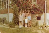 Manželé Konstantin a Julie Kargerovi s dětmi Konstantinem, Václavem, Marií, Janem a Jůlií