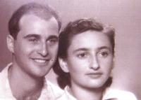 Svatební foto Hanuše (Dova) a Hany Sternlichtové. Izrael, 1949.