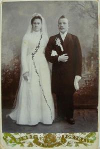 Dědeček a babička Kapešovi