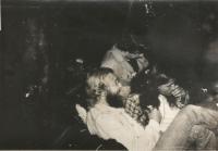 Jan Soldán na tajném rockovém festivalu v Oskavě v roce 1985 nebo v roce 1987