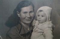 S dcérou Alenou (1951)