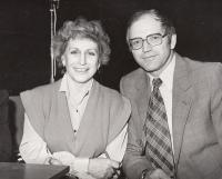 Jan Kůrka s Věrou Čáslavskou, rok 1982