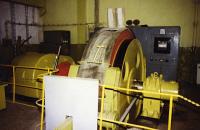 Rudné doly Zlaté Hory / těžní stroj ČKD K 2505 ML ve věži nad hlavní těžní jámou