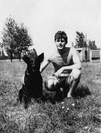 Základní vojenská služba / Josef Šmoldas se psem Dakem / pohraniční rota Gajary