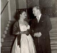 Antonín Kyncl s manželkou, konec padesátých let