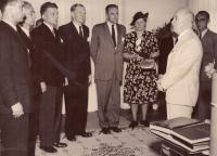 Otec u prezidenta E. Beneše - čtvrtý zleva